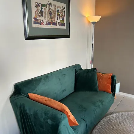 Huswell- Spacious 3-bedroom Duplex *